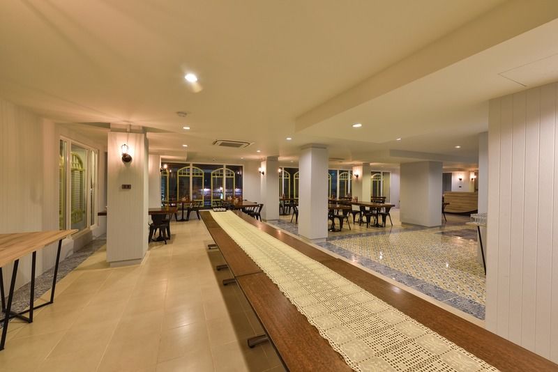 Hotel October プーケット エクステリア 写真